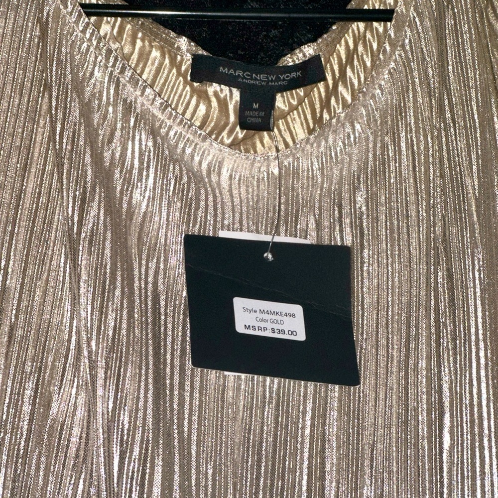 Marc New York gold color shiny short sleeve top size Medium - Picture 5 of 6